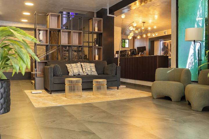 Hotel Interior 9 of 137