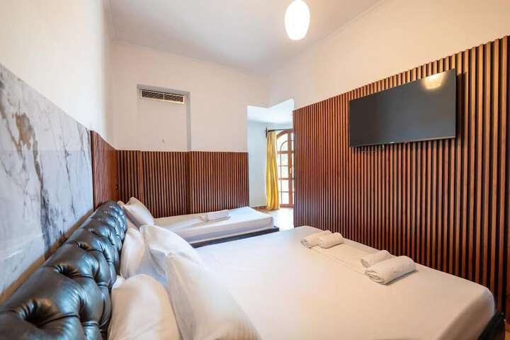 Room 38 of 100