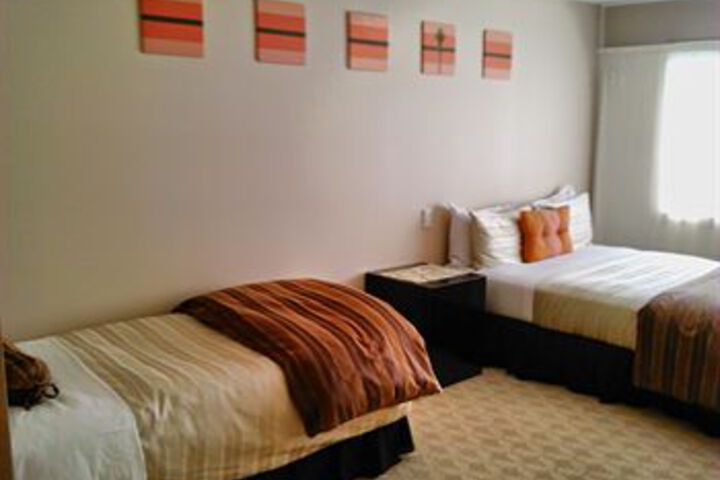 Room 10 of 28