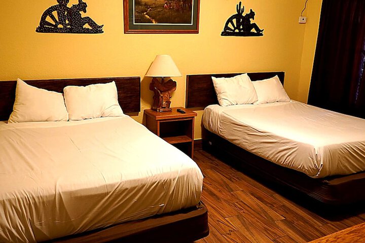 Room 10 of 81