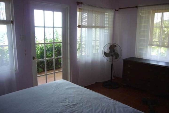 Room 42 of 170