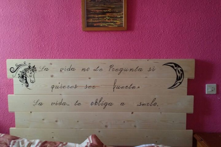 Room 9 of 16