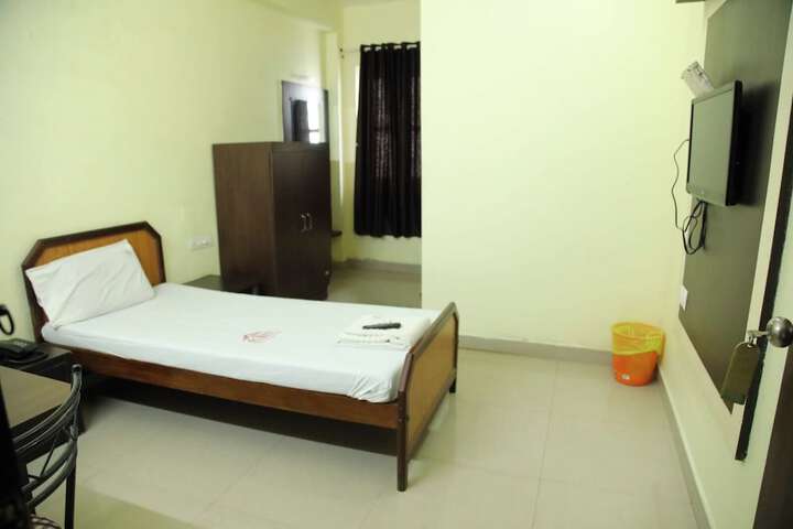 Room 17 of 35