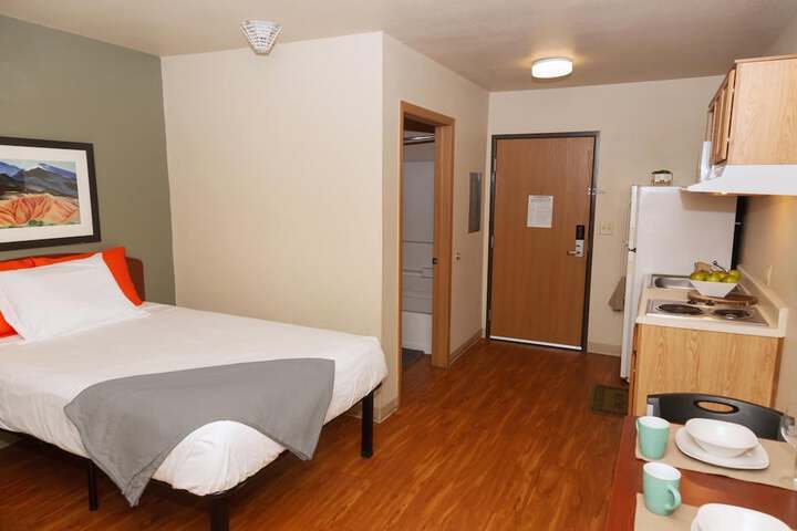 Room 6 of 17