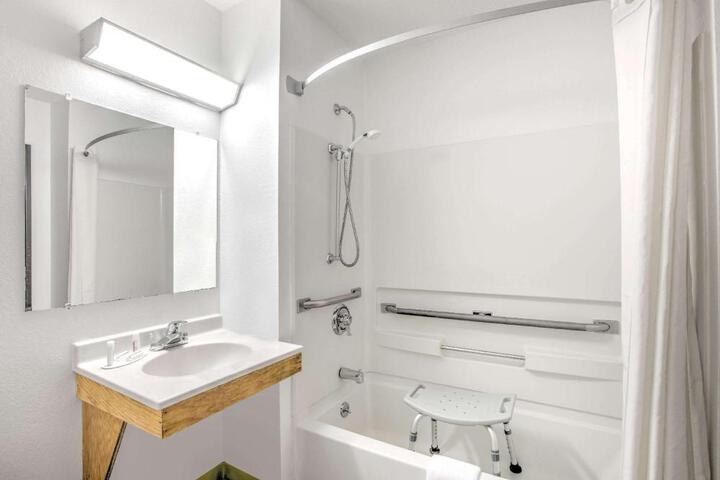 2 Double Beds (3 of 13)