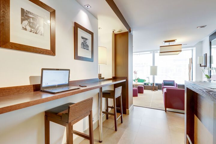 Entrance & Lobby