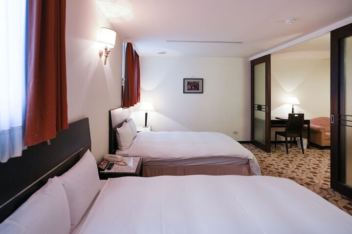 Room 7 of 35