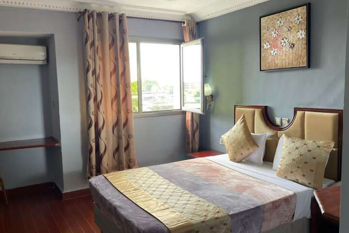 Room 5 of 33