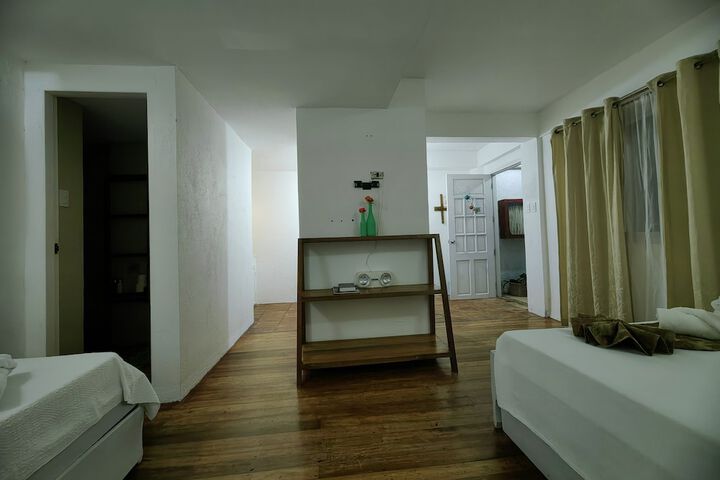 Room 16 of 37