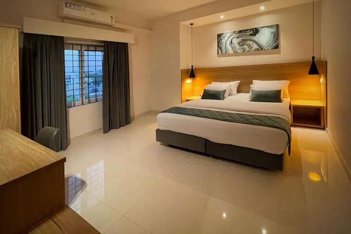 Room 3 of 34