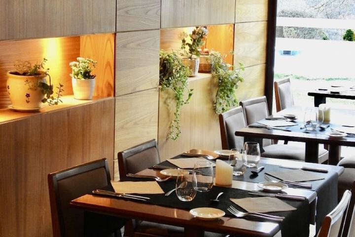 Dining 57 of 72