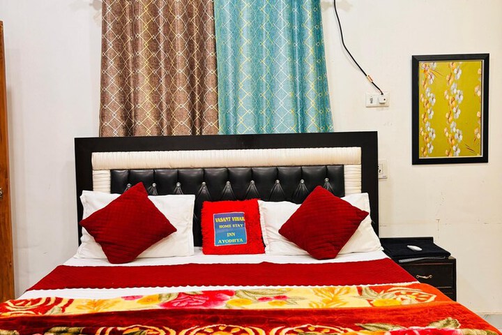 Room 6 of 25