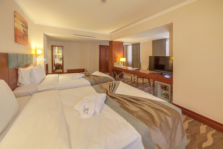 Room 5 of 37