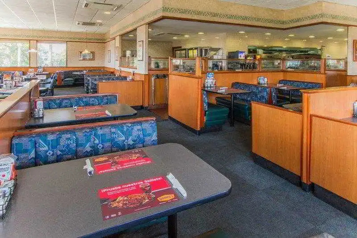 Dining 6 of 7