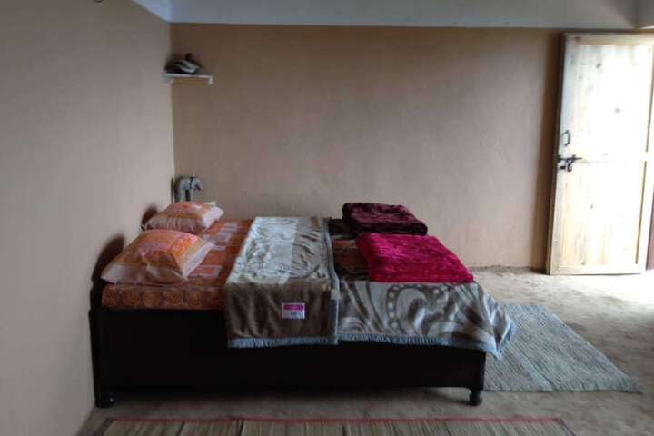 Room 4 of 7