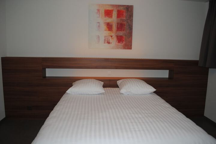 Room 19 of 77