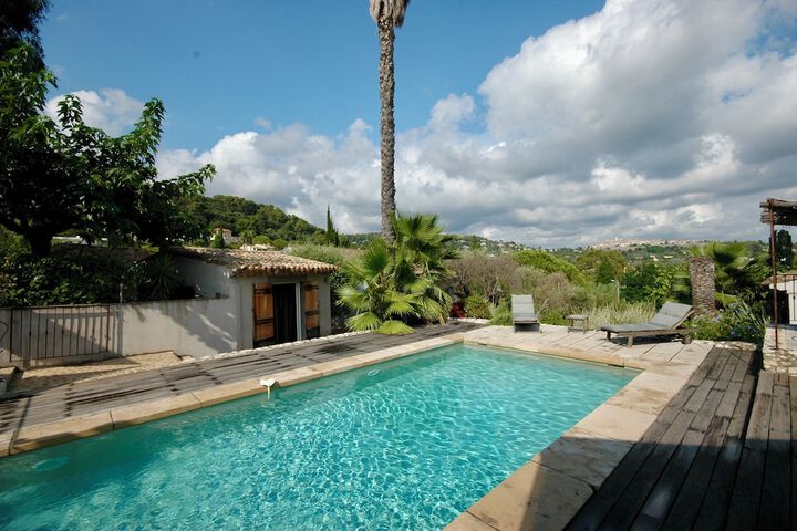Hotel Pool