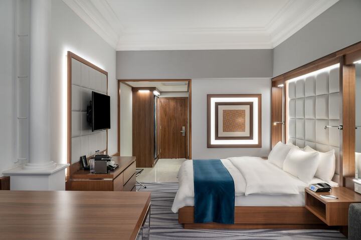Room 21 of 103