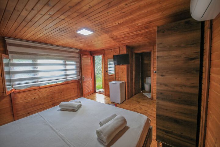 Room 12 of 74