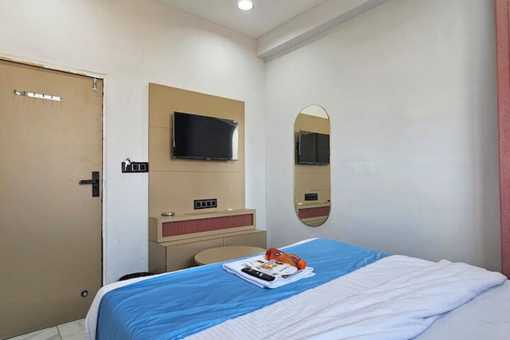 Room 14 of 33