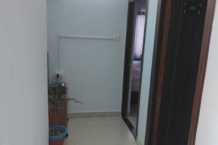 Room 32 of 38