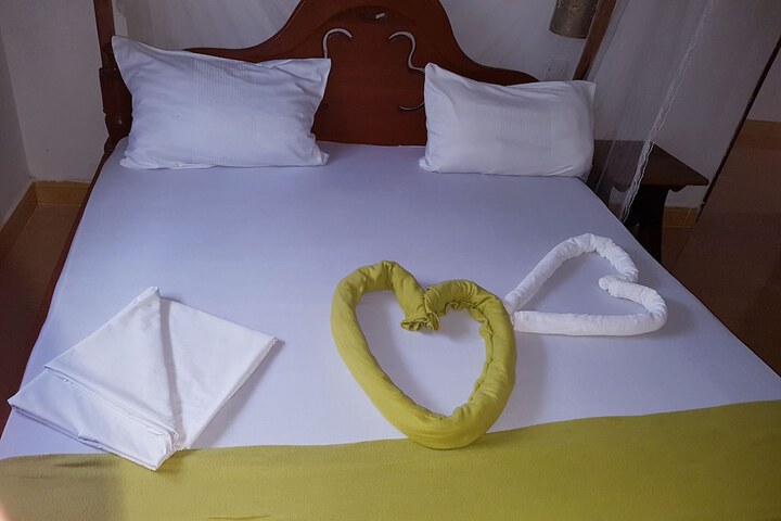 Room 3 of 32