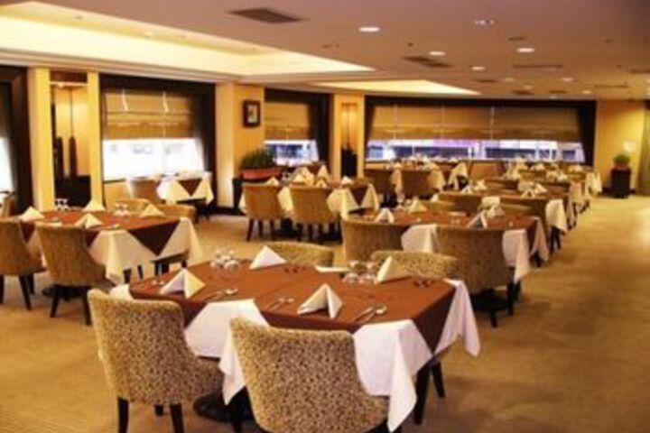 Dining 82 of 82