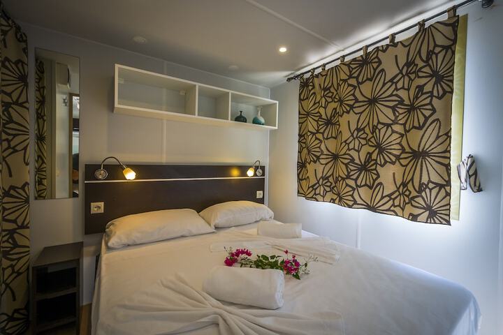 Room 18 of 74