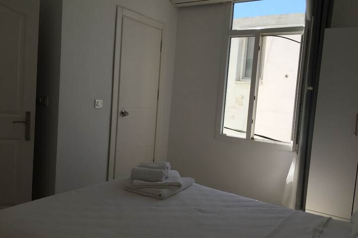 Room 14 of 33