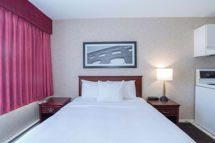 Room 12 of 34