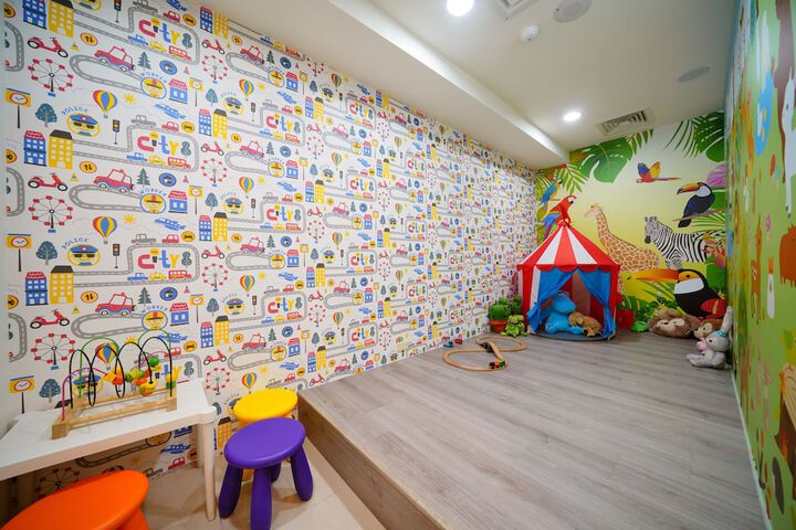 Room 49 of 61