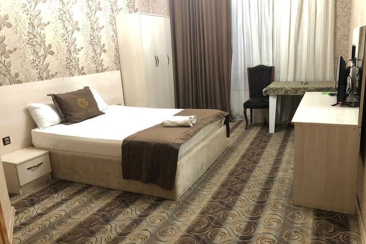 Room 10 of 19