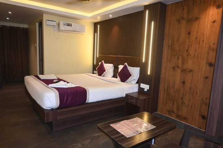 Room 14 of 30