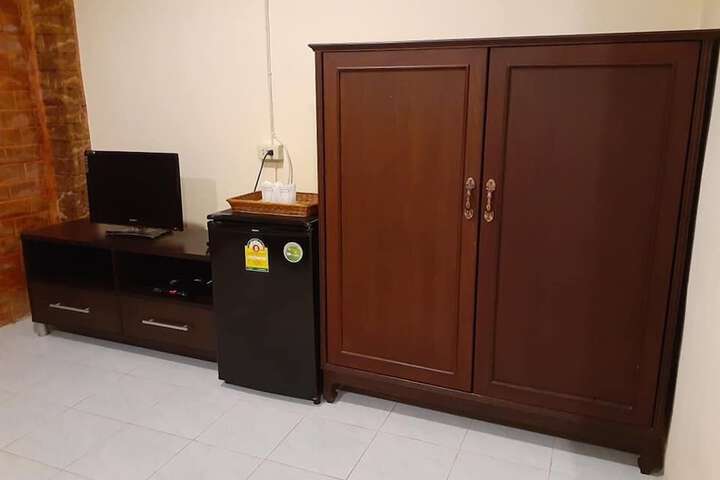 Room 15 of 42