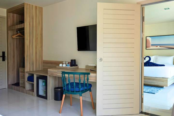 Room 5 of 81