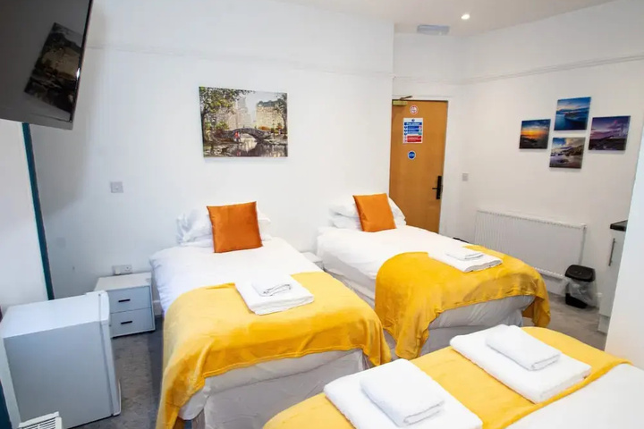 Room 2 of 12