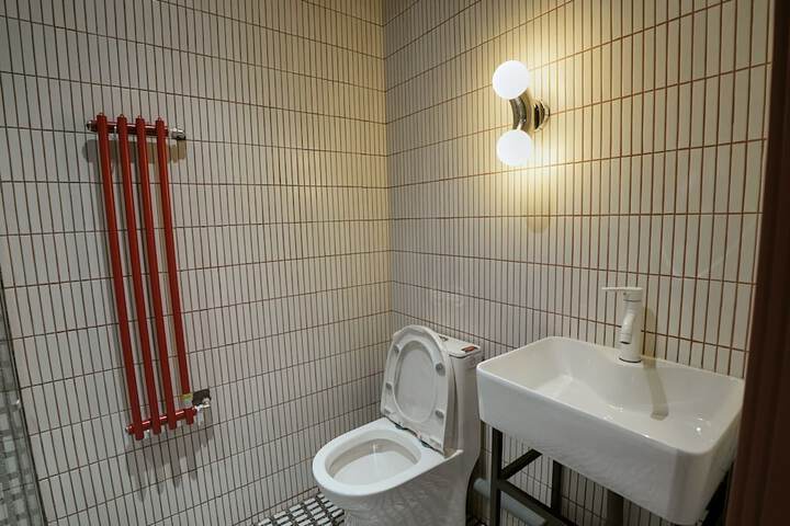 Room 14 of 19