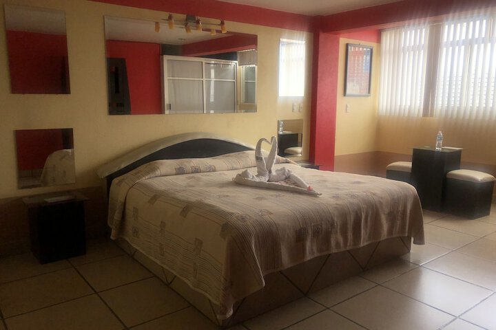 Room 2 of 9