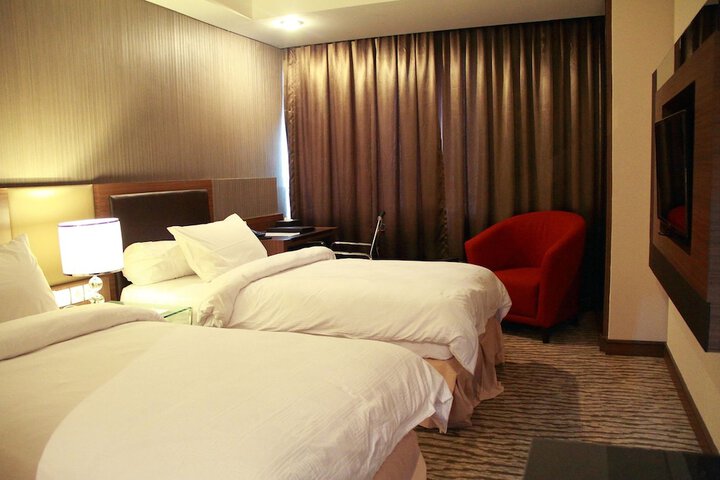 Room 2 of 19