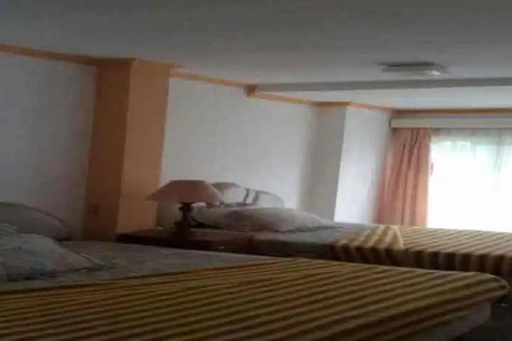Room 2 of 19