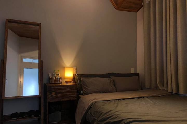 Room 2 of 29