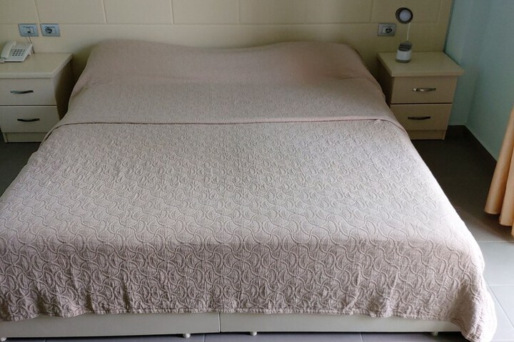 Room 12 of 69