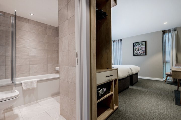 Room 53 of 115