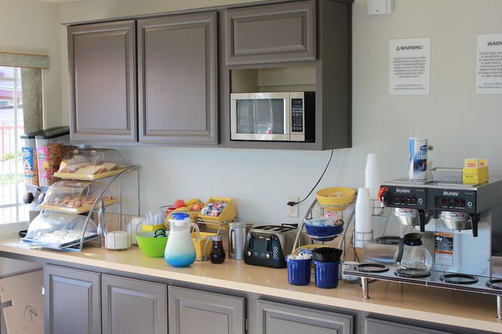Breakfast/Coffee Service 37 of 38
