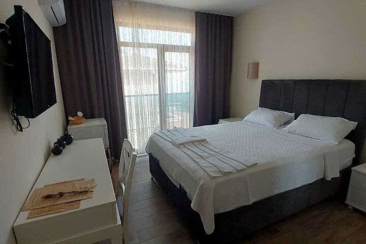 Room 6 of 42