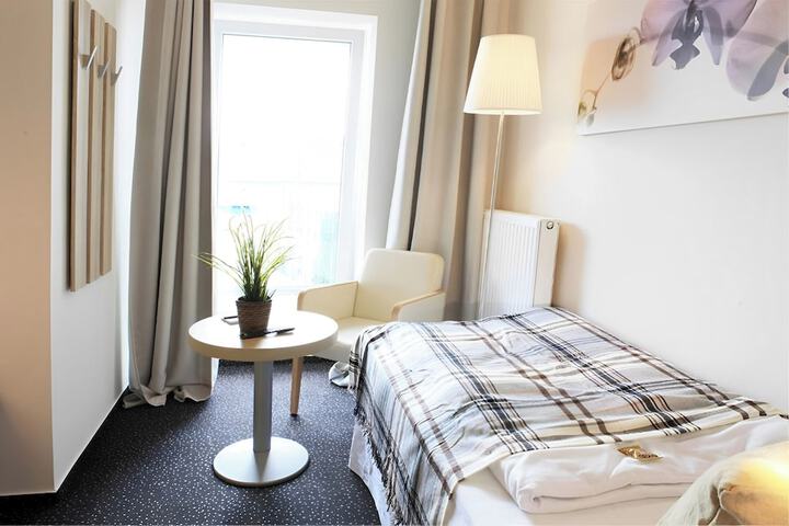 Room 15 of 40