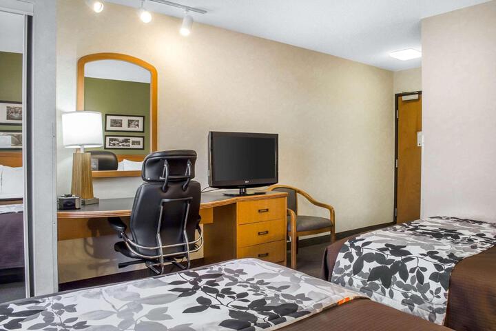 2 Double Beds (7 of 15)