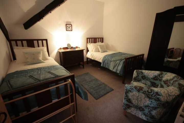 Room 6 of 121