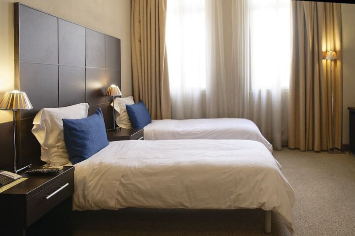 Room 8 of 24
