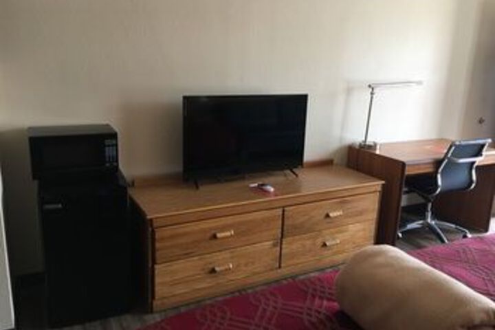 Room 32 of 68